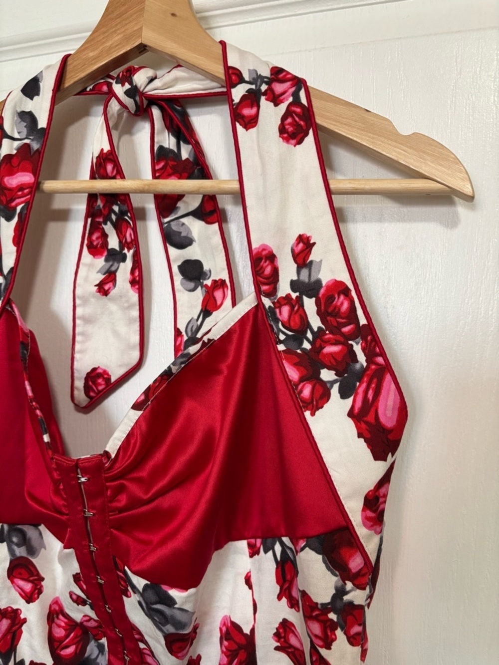 VOODOO VIXEN Retro Floral Corset Halter Top - Picture 2 of 5